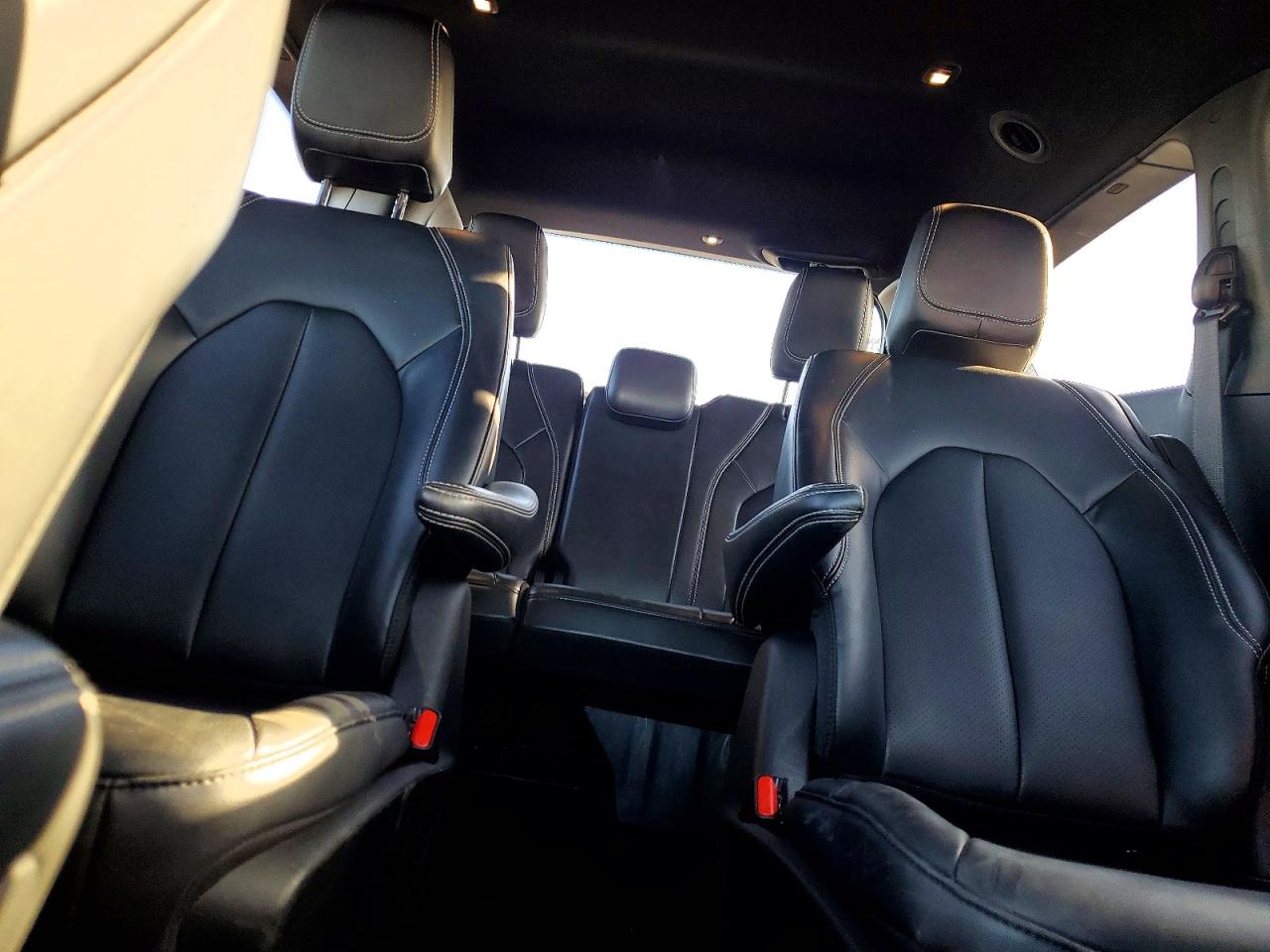 2024 CHRYSLER PACIFICA HYBRID SELECT photo 10