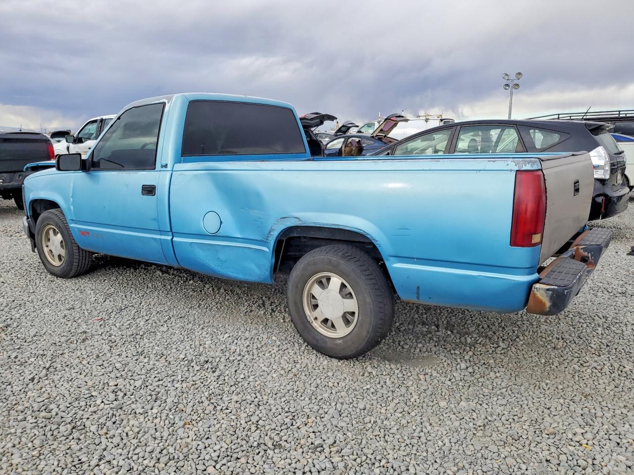 1993 CHEVROLET GMT-400 C1500 photo 2