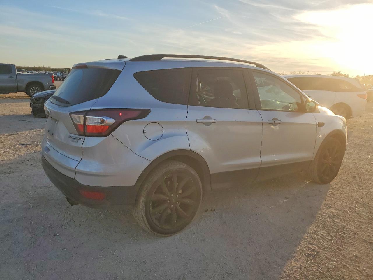 2017 FORD ESCAPE TITANIUM photo 3