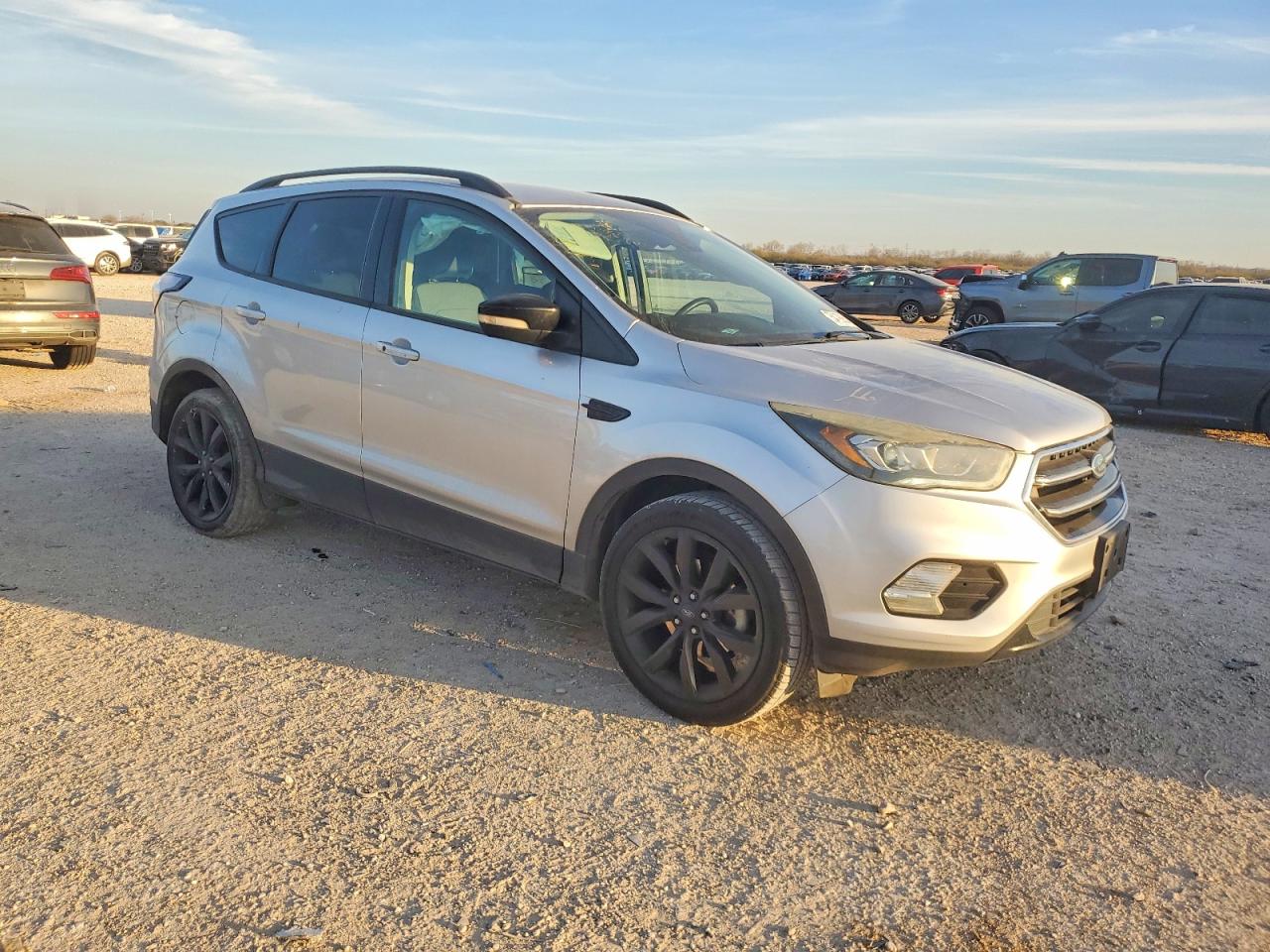 2017 FORD ESCAPE TITANIUM photo 4