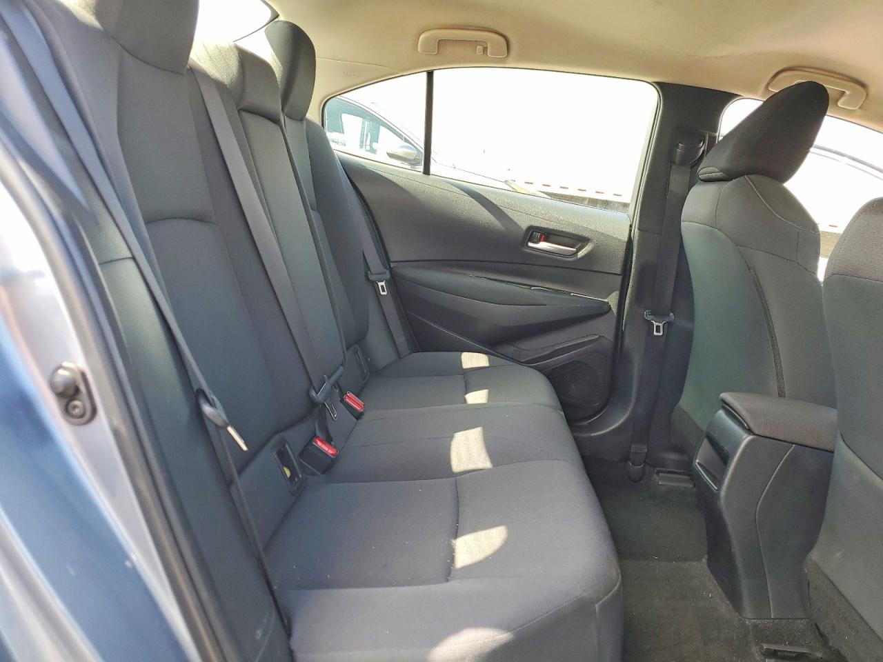 2021 TOYOTA COROLLA LE photo 10