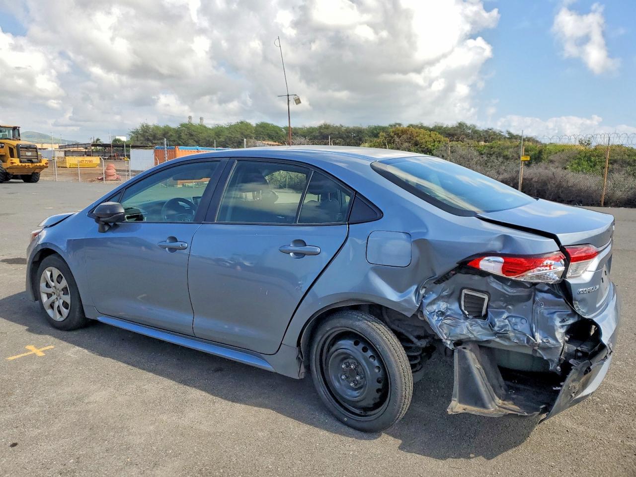 2021 TOYOTA COROLLA LE photo 2