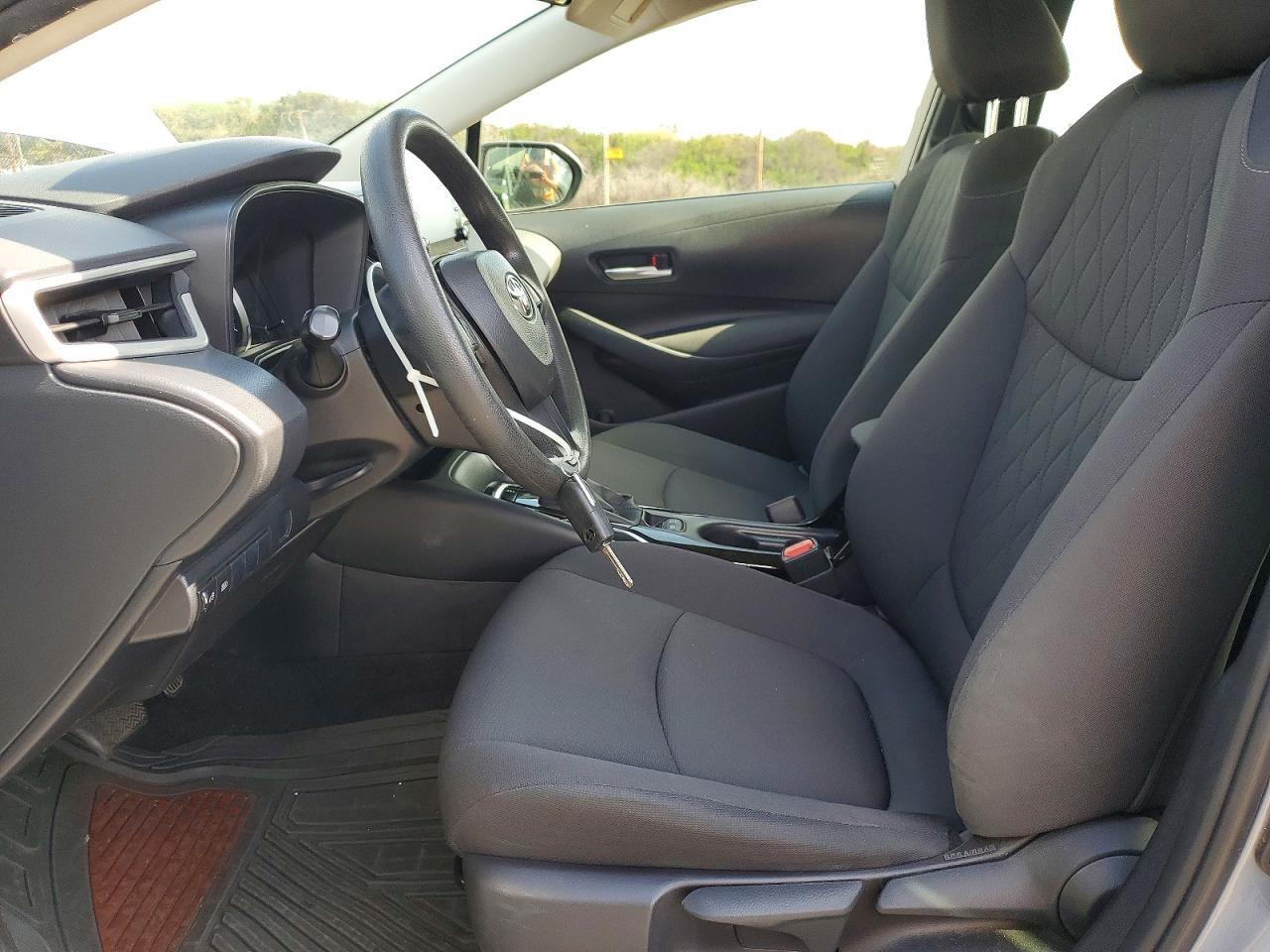 2021 TOYOTA COROLLA LE photo 7