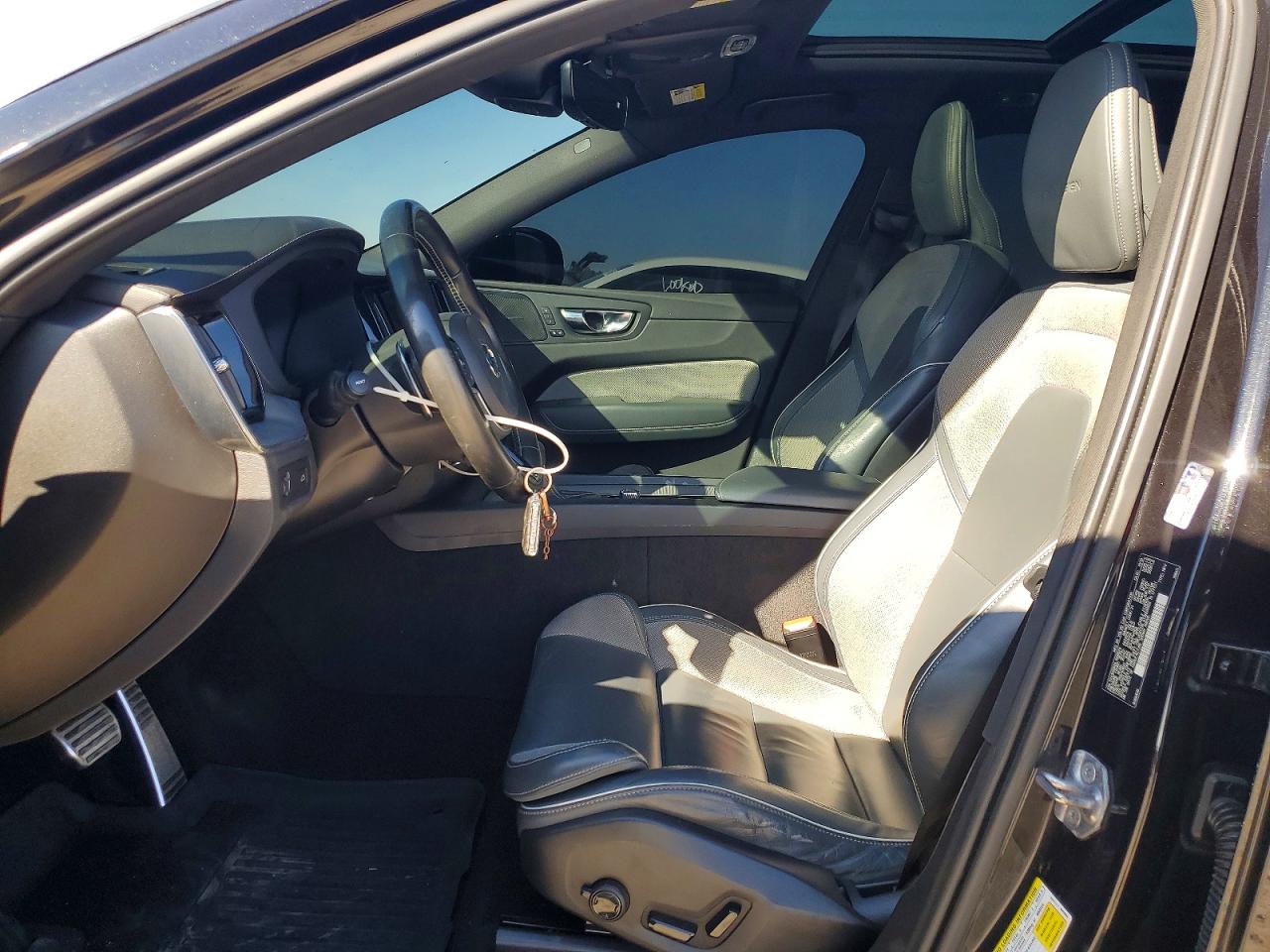 2020 VOLVO XC60 T5 R-DESIGN photo 13