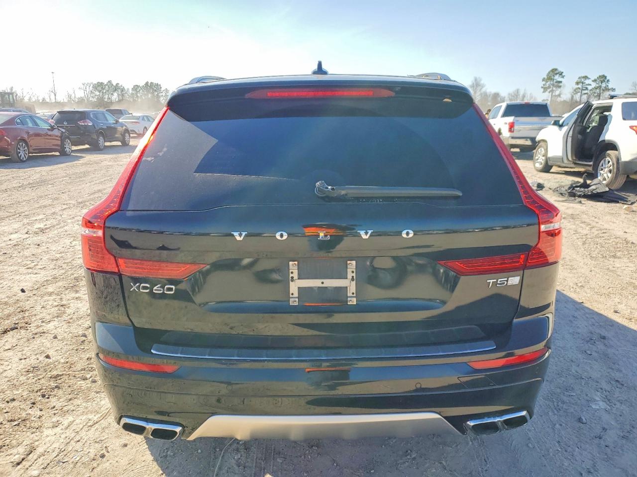 2020 VOLVO XC60 T5 R-DESIGN photo 11
