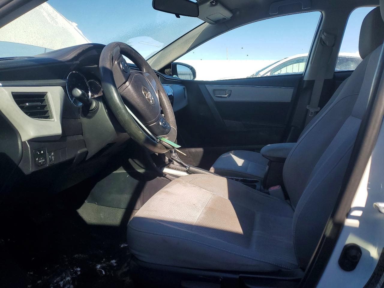 2015 TOYOTA COROLLA L photo 7