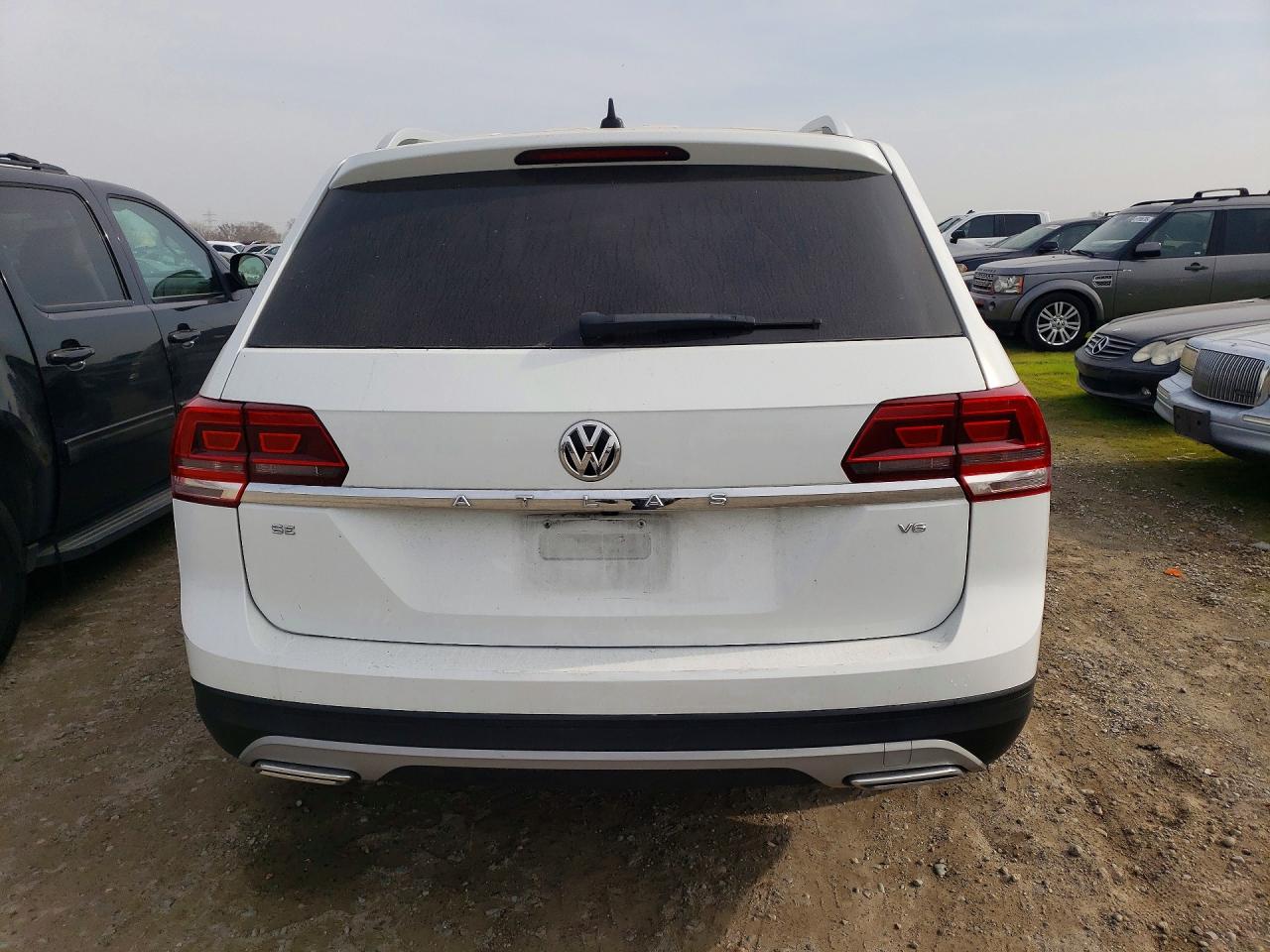 2018 VOLKSWAGEN ATLAS SE photo 16