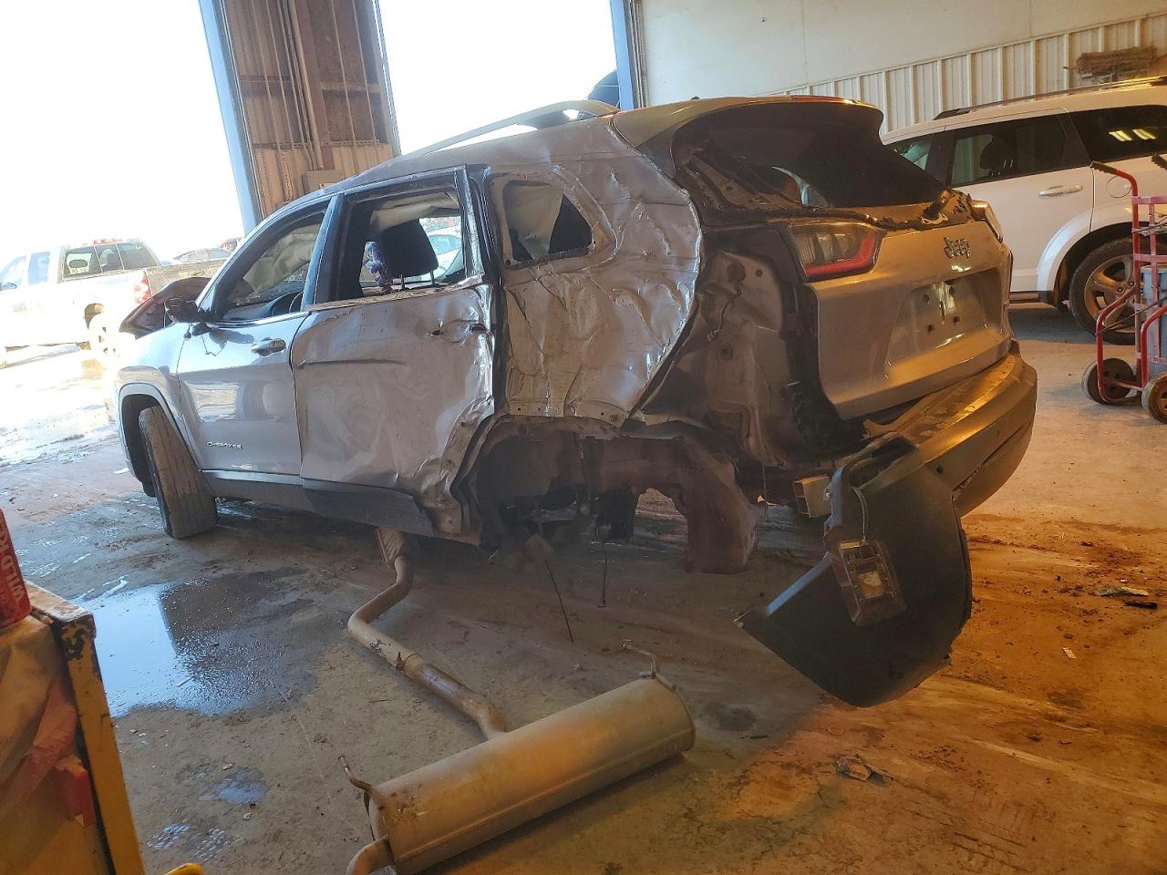 2019 JEEP CHEROKEE LATITUDE photo 2