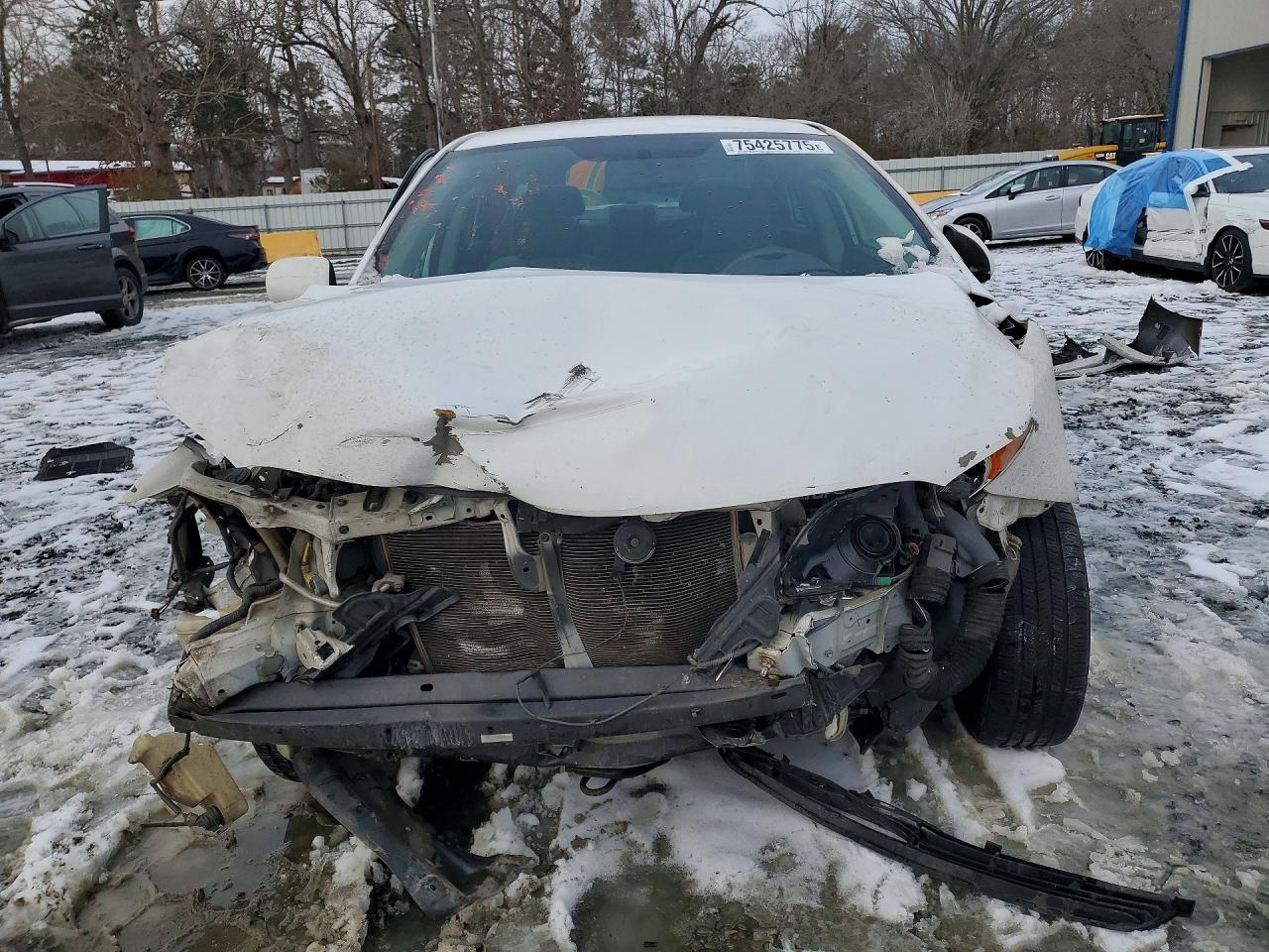 2010 TOYOTA COROLLA photo 5