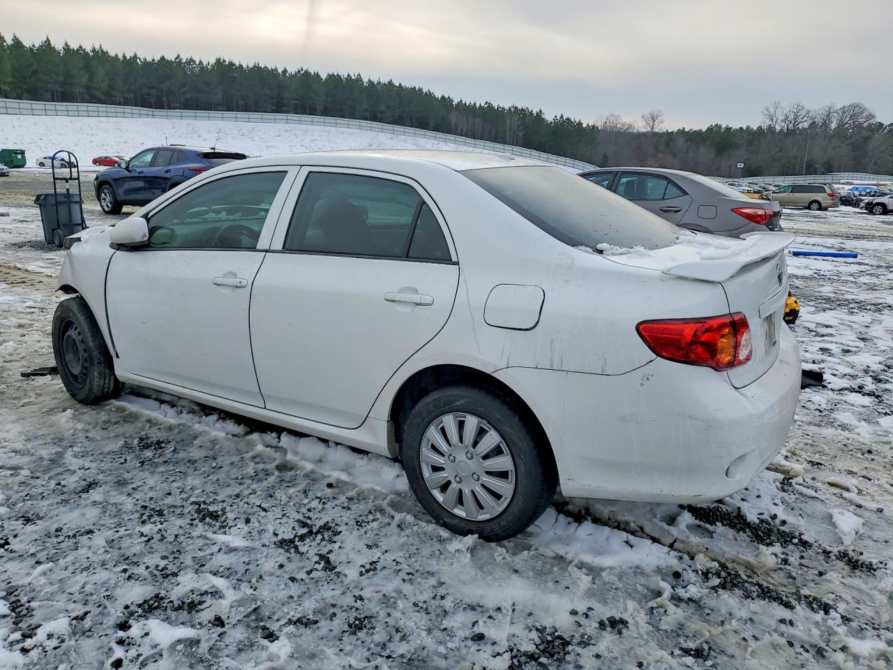 2010 TOYOTA COROLLA photo 2