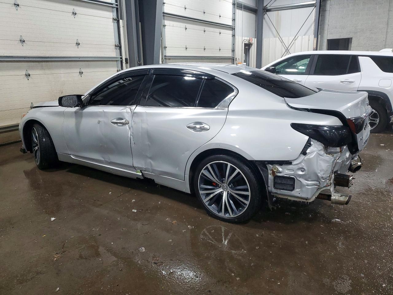 2015 INFINITI Q50 BASE photo 2