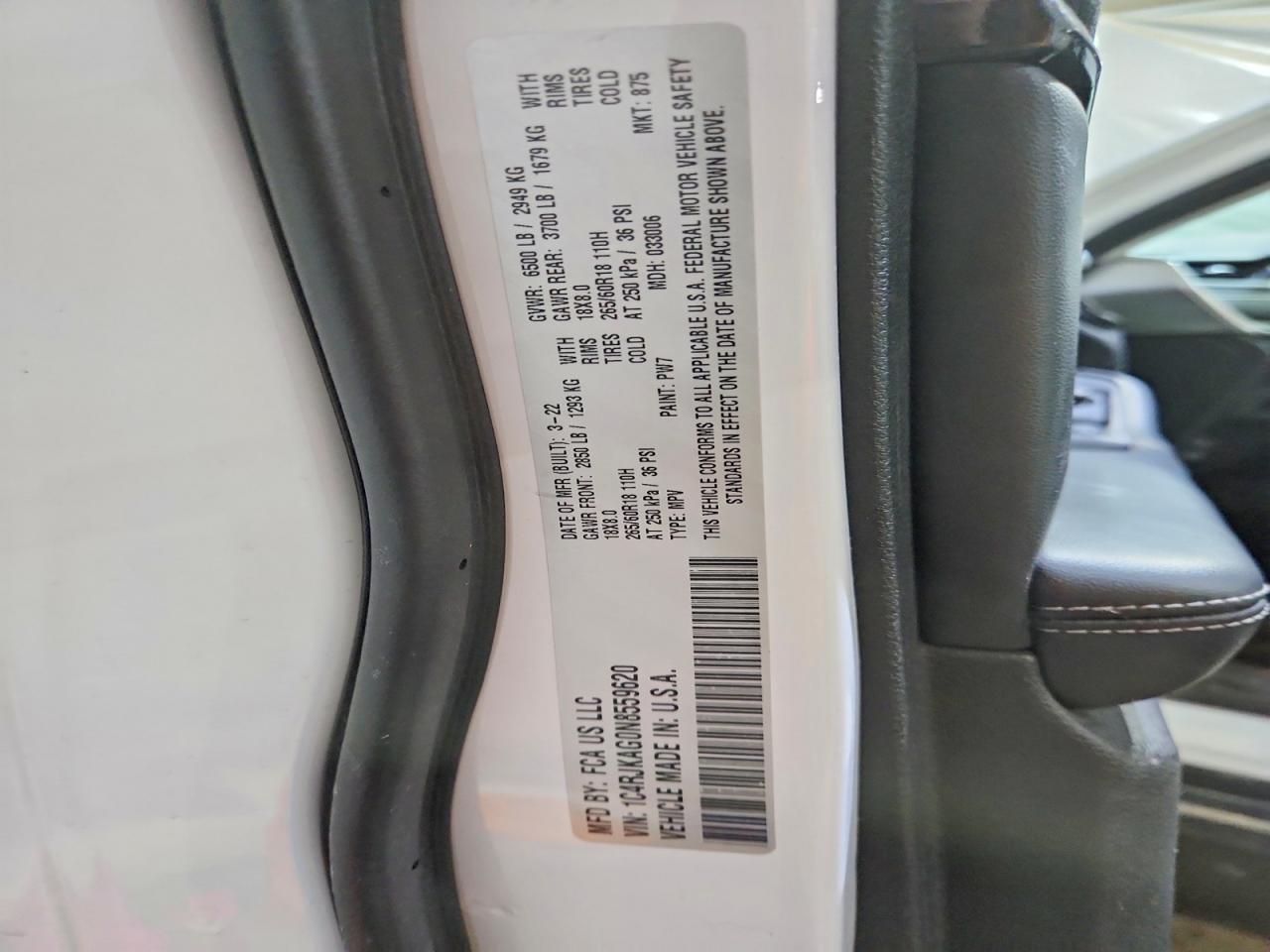 2022 JEEP GRAND CHEROKEE L LAREDO photo 13