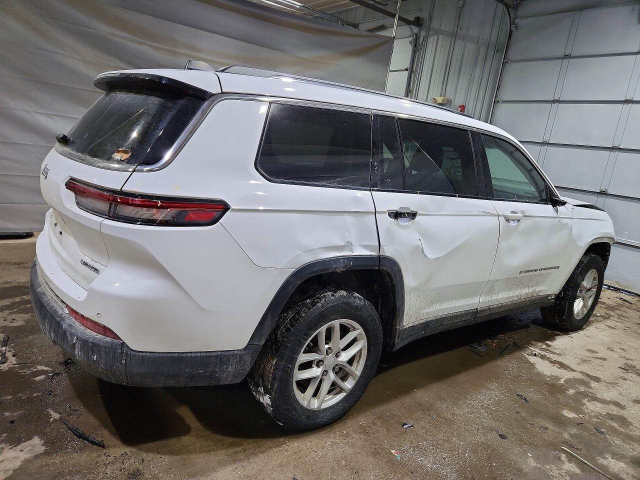 2022 JEEP GRAND CHEROKEE L LAREDO photo 3