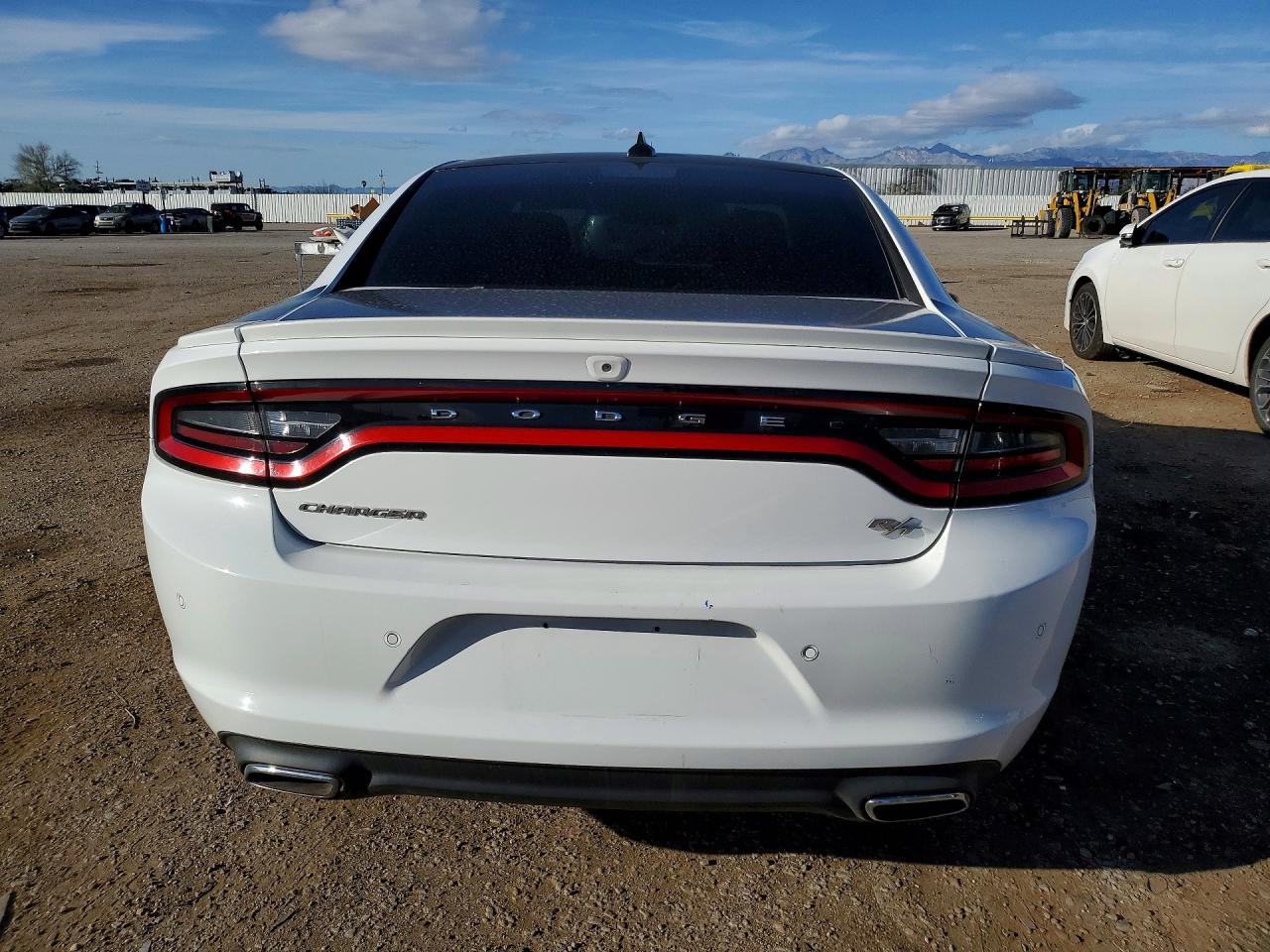 2018 DODGE CHARGER photo 16