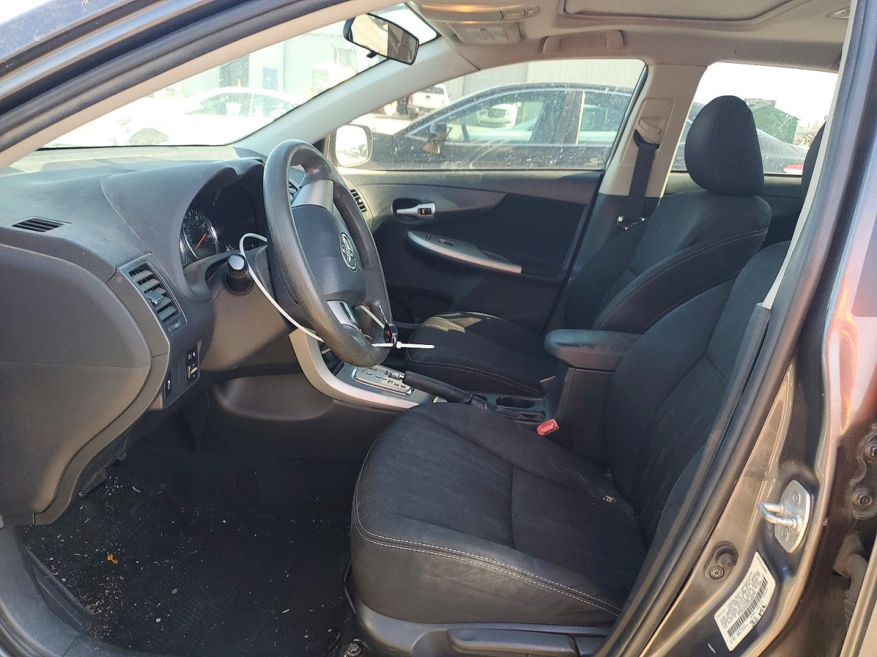 2013 TOYOTA COROLLA S photo 13