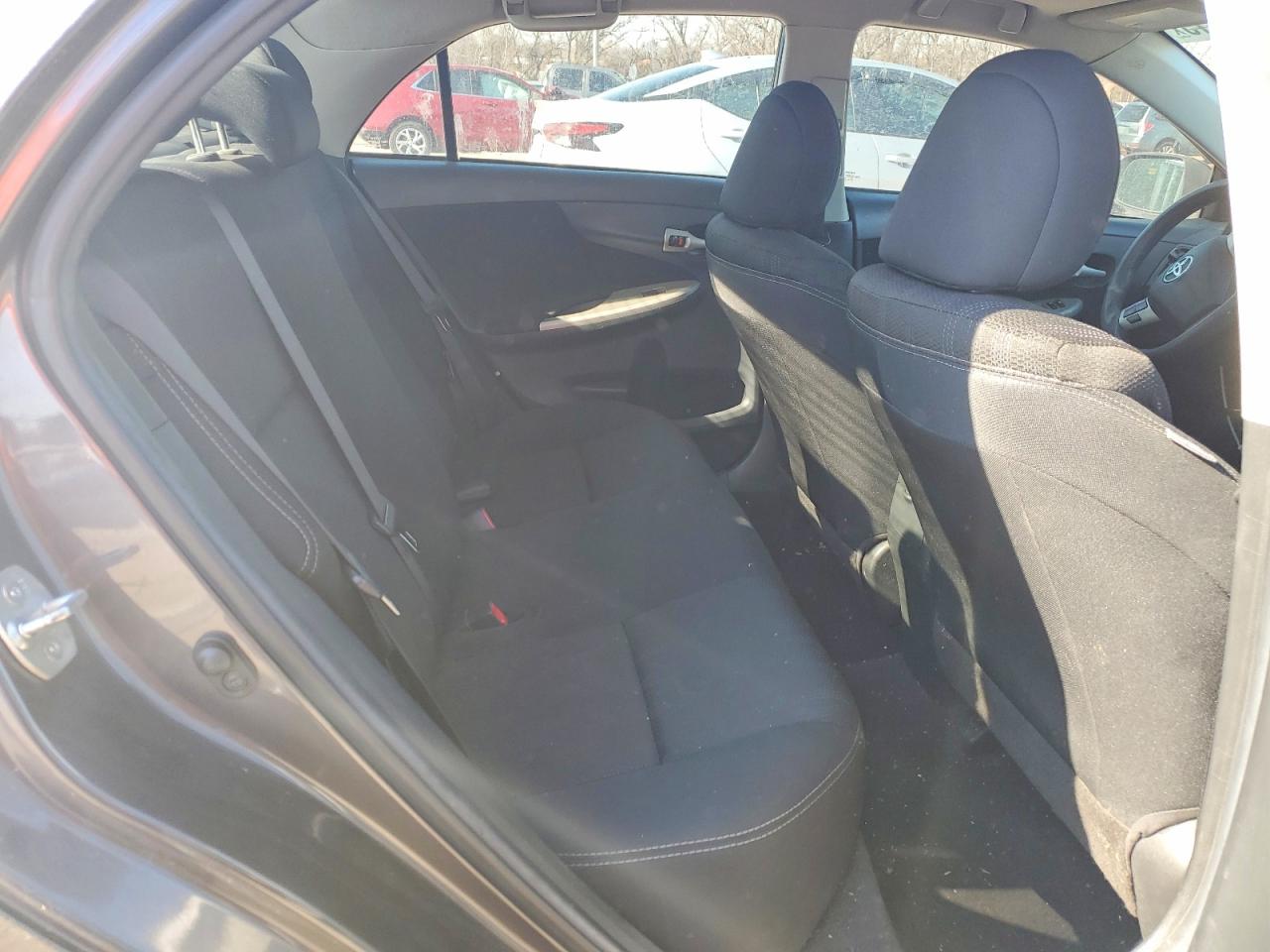 2013 TOYOTA COROLLA S photo 19