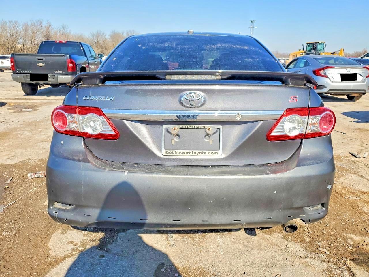 2013 TOYOTA COROLLA S photo 11