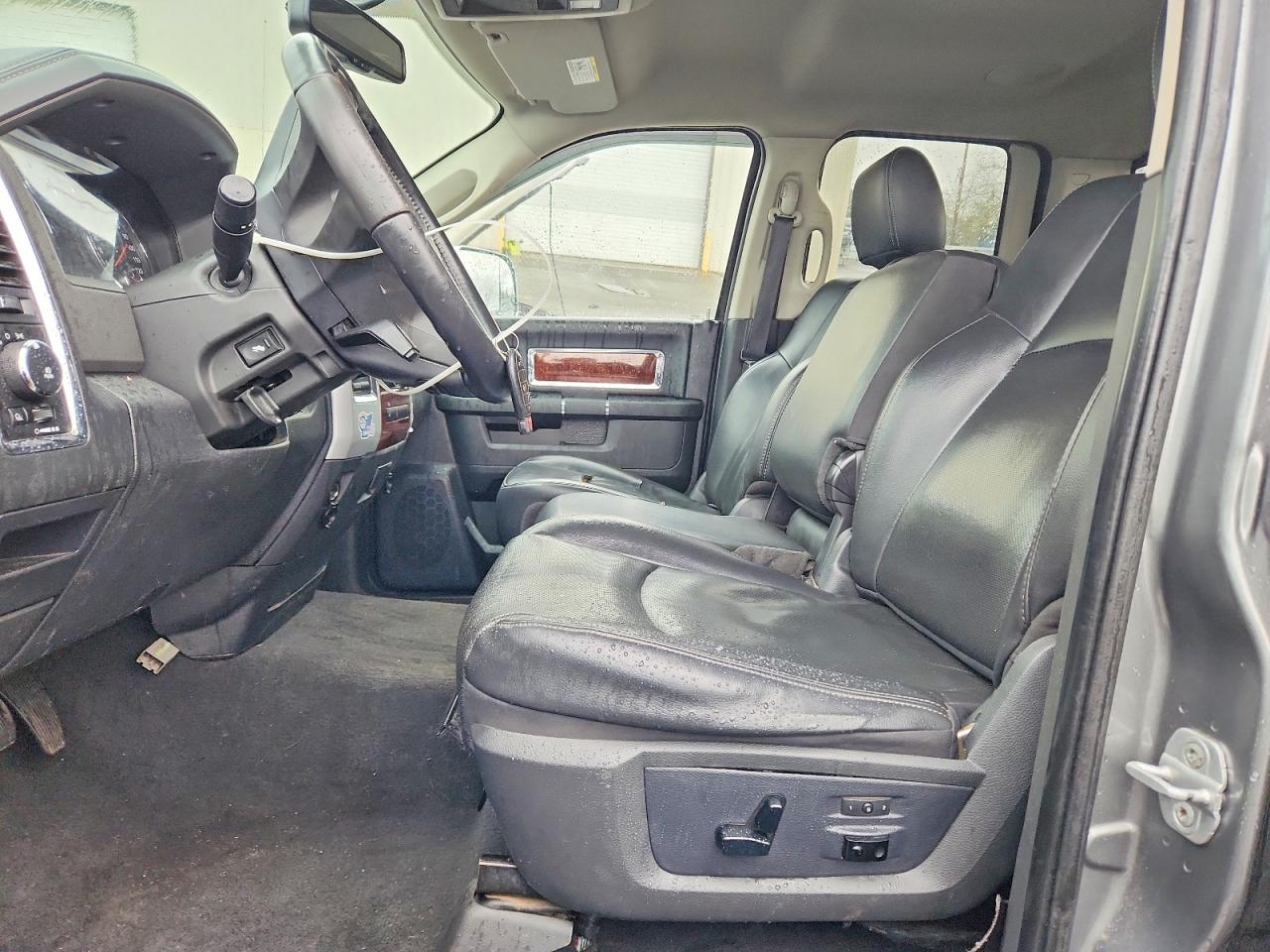 2010 DODGE RAM 1500 photo 13
