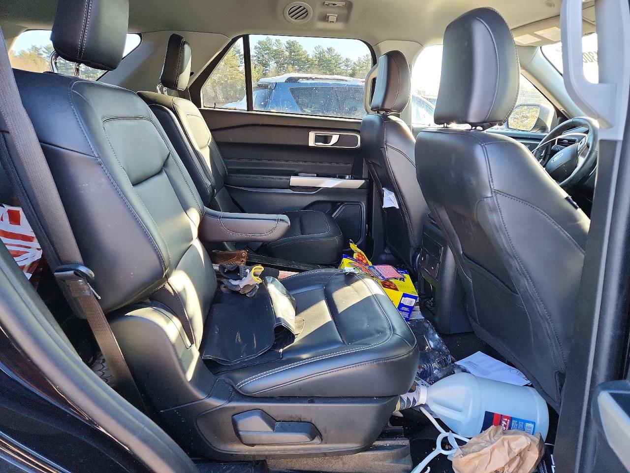 2023 FORD EXPLORER XLT photo 21