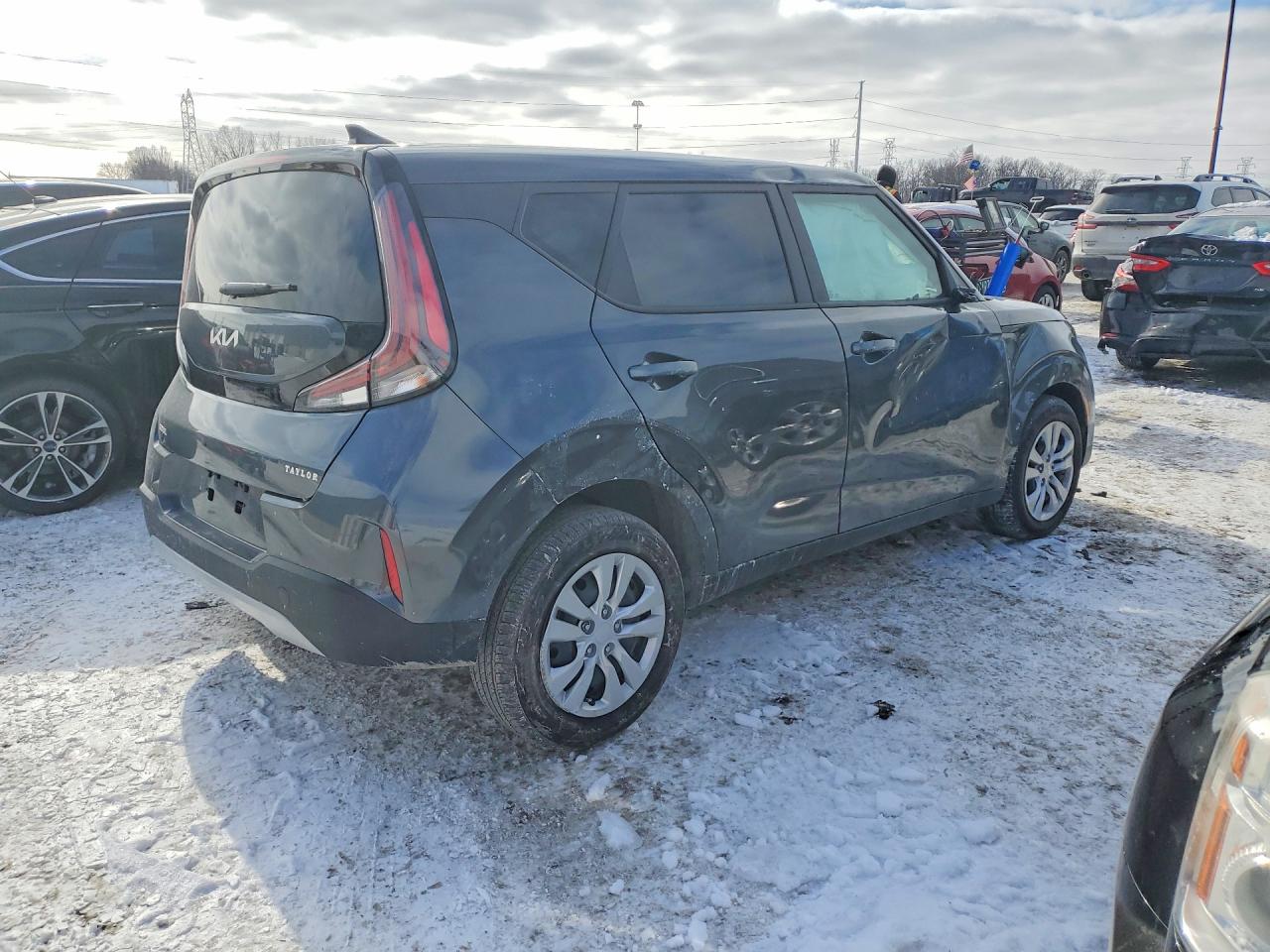 2025 KIA SOUL LX photo 3