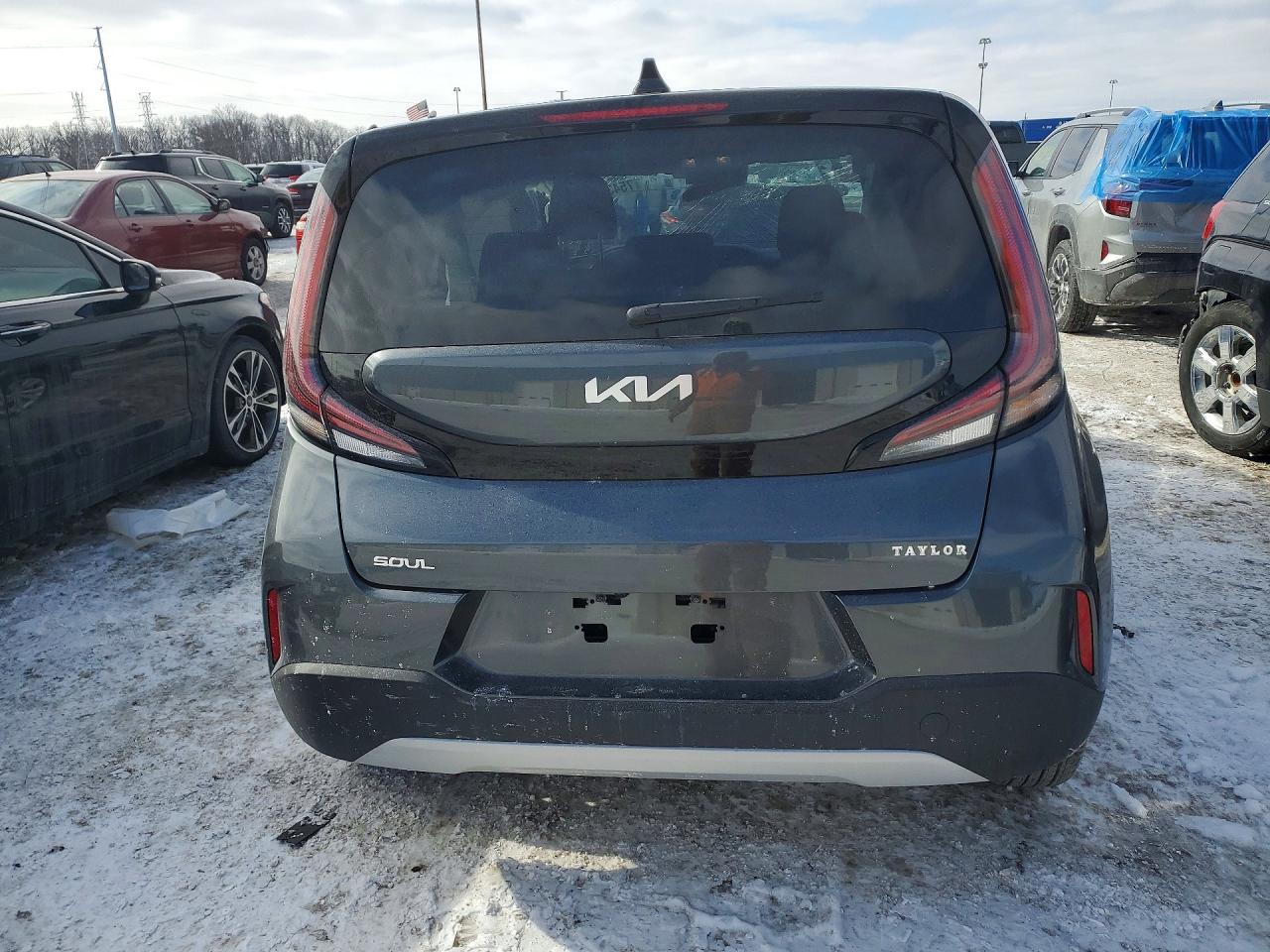 2025 KIA SOUL LX photo 6