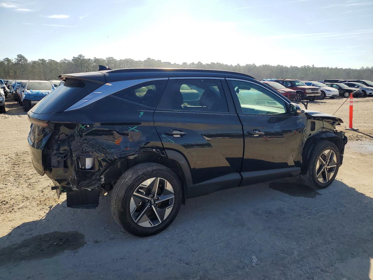2025 HYUNDAI TUCSON SEL photo 3