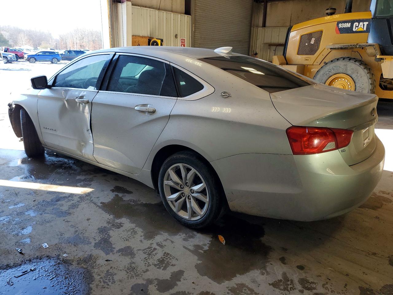2018 CHEVROLET IMPALA LT photo 2