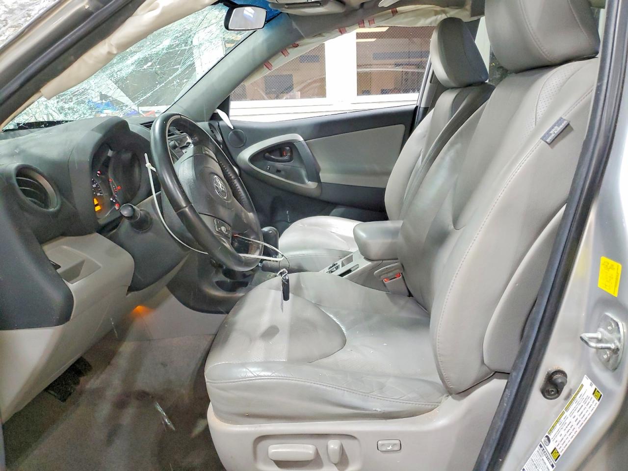 2011 TOYOTA RAV4 LIMITED photo 7