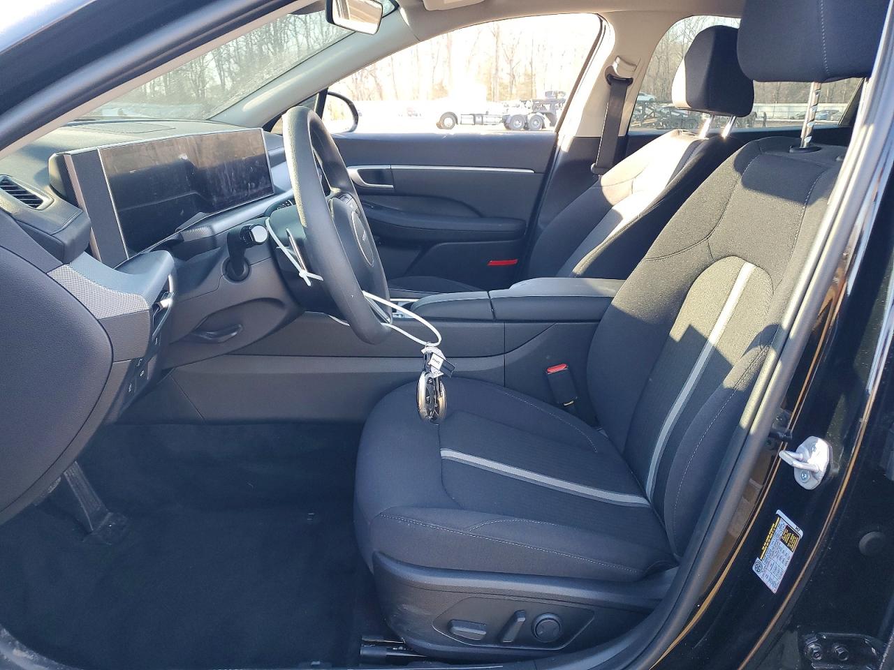 2025 HYUNDAI SONATA SEL photo 19