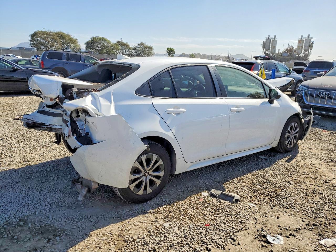 2022 TOYOTA COROLLA LE photo 5