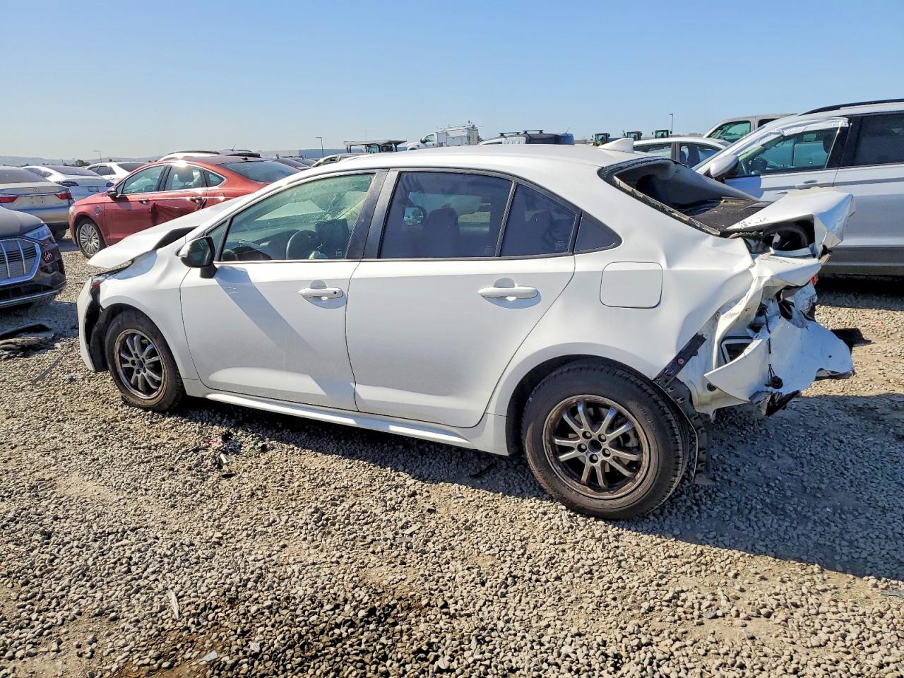 2022 TOYOTA COROLLA LE photo 3