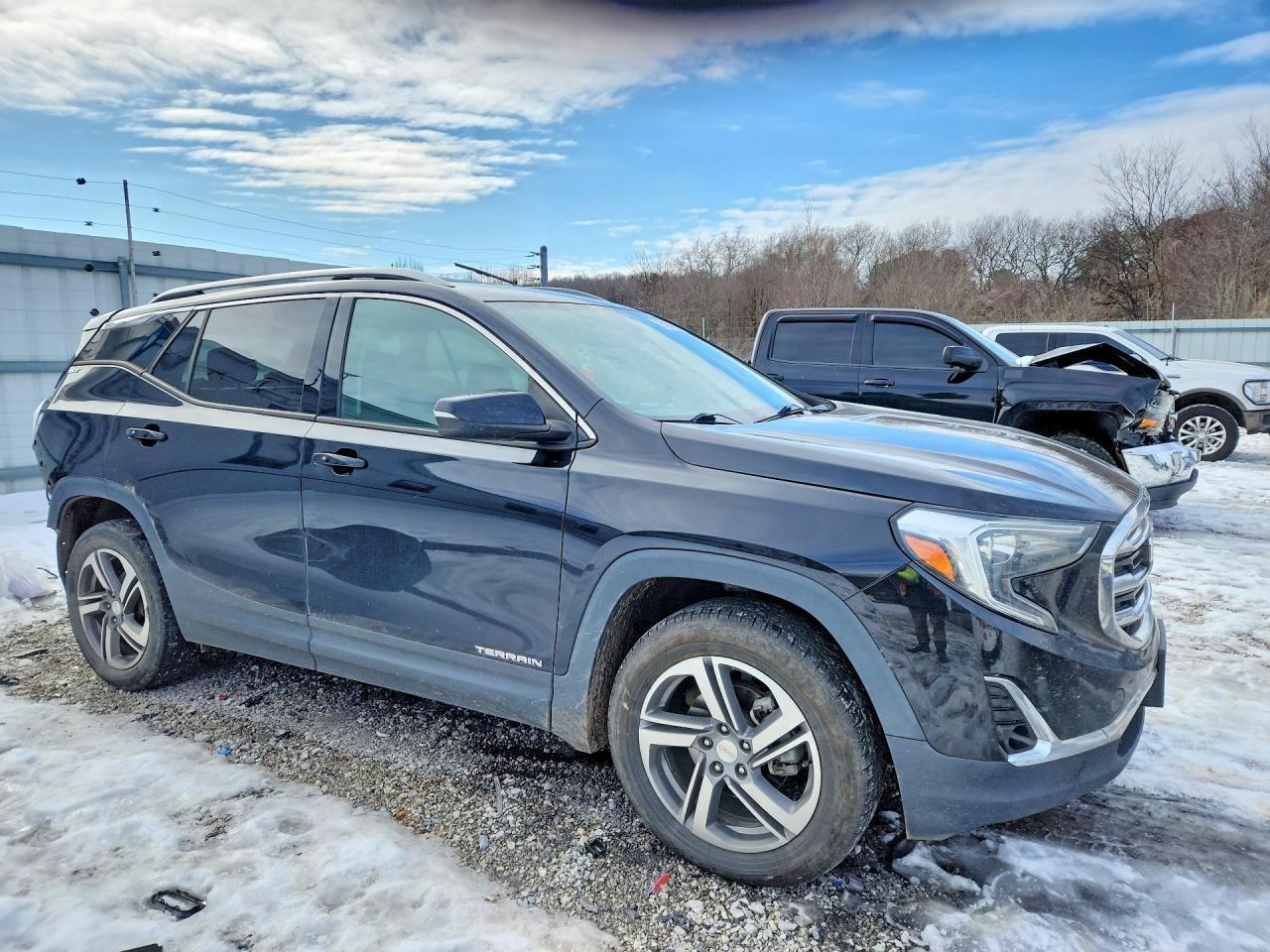 2019 GMC TERRAIN SLT photo 4