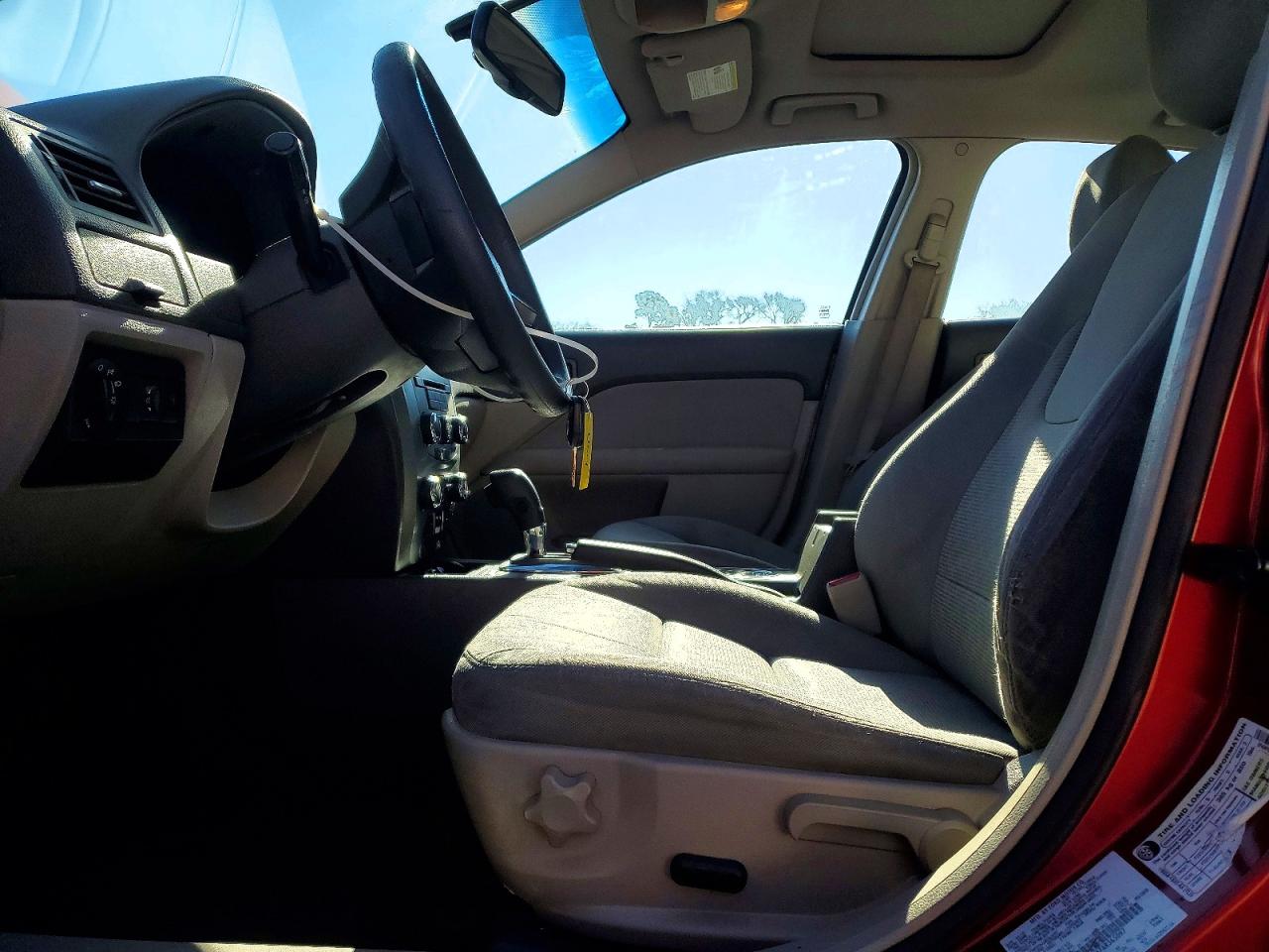 2010 FORD FUSION SE photo 19
