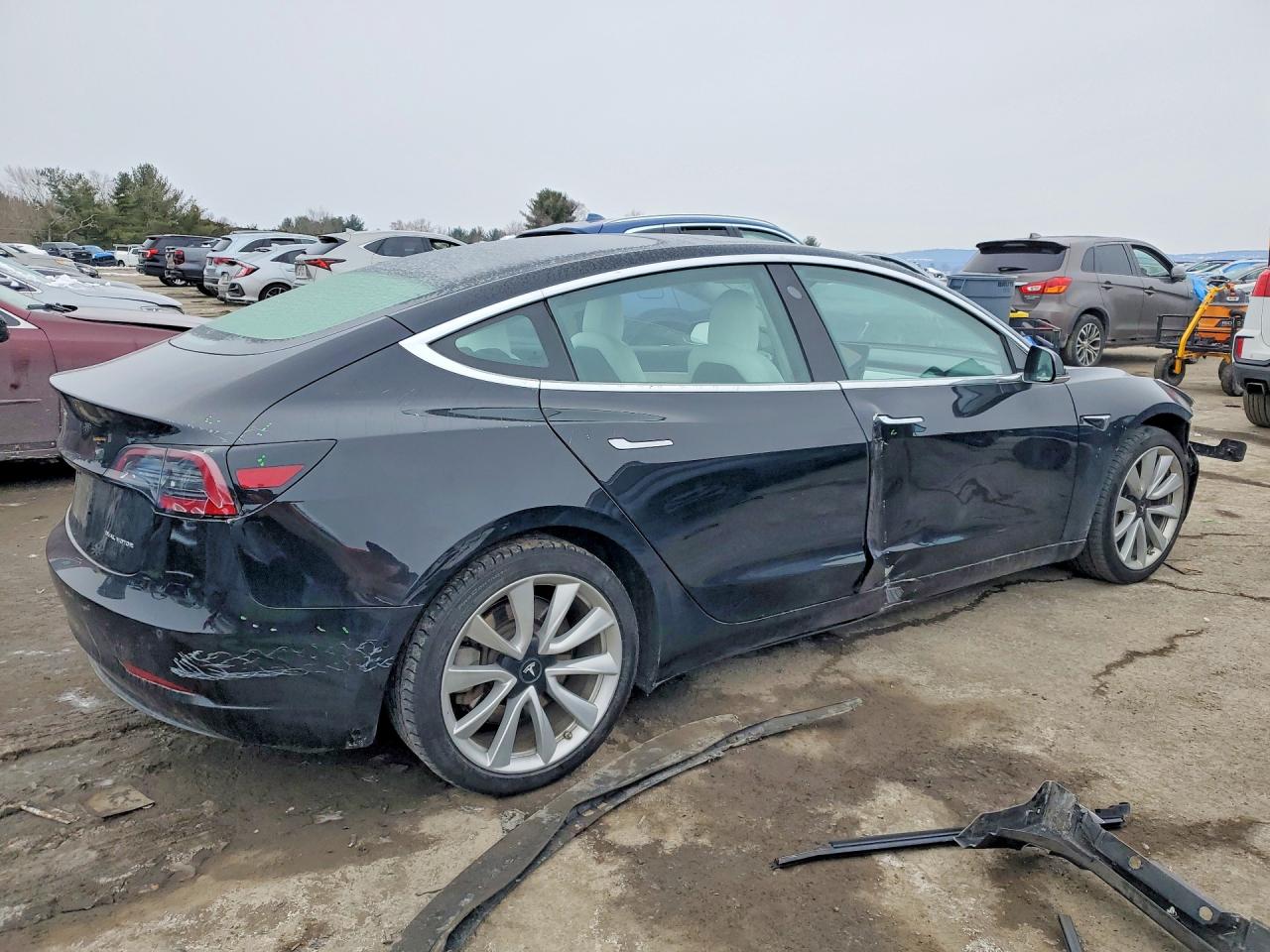 2019 TESLA MODEL 3 photo 5
