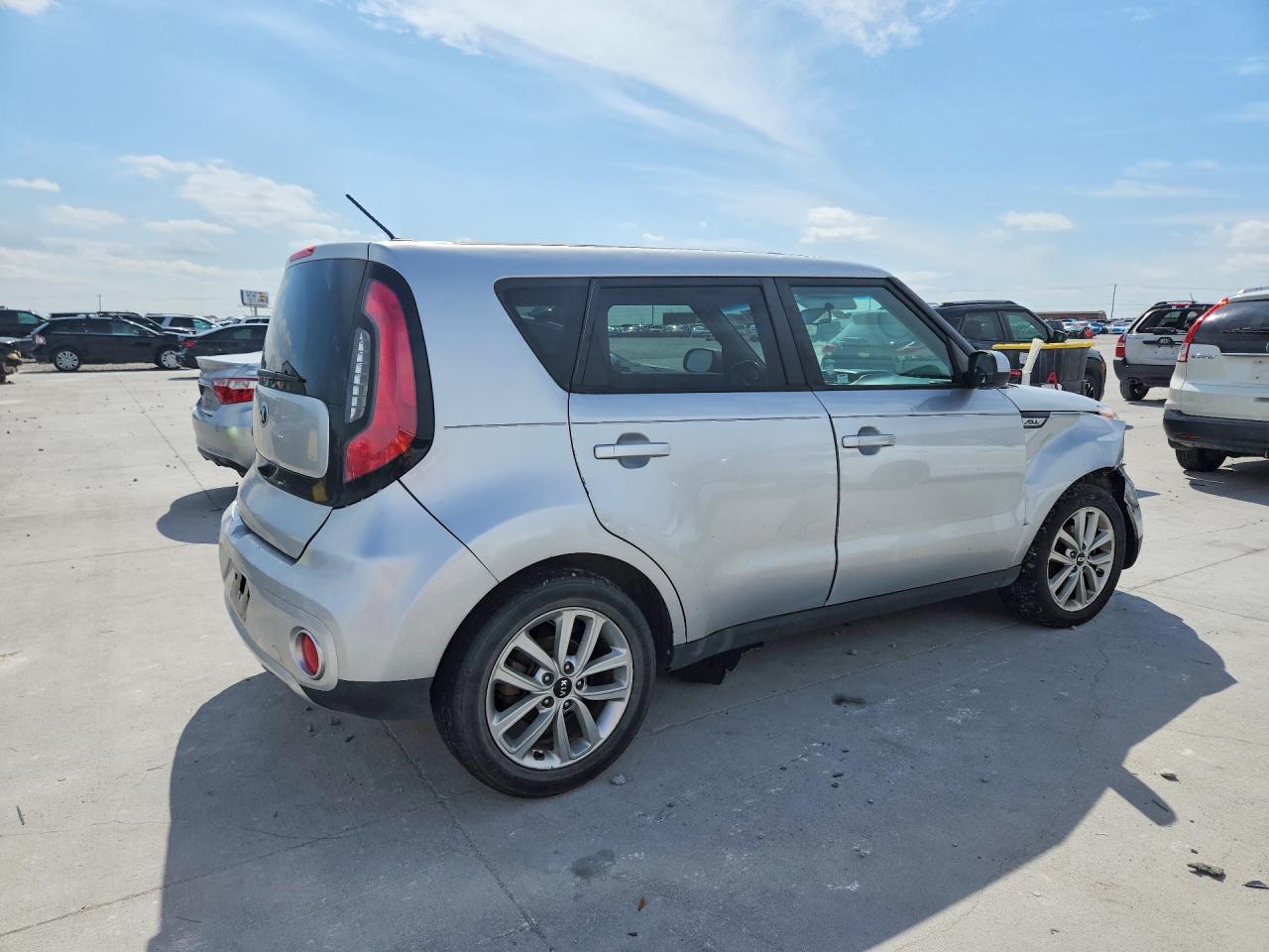 2017 KIA SOUL + photo 3