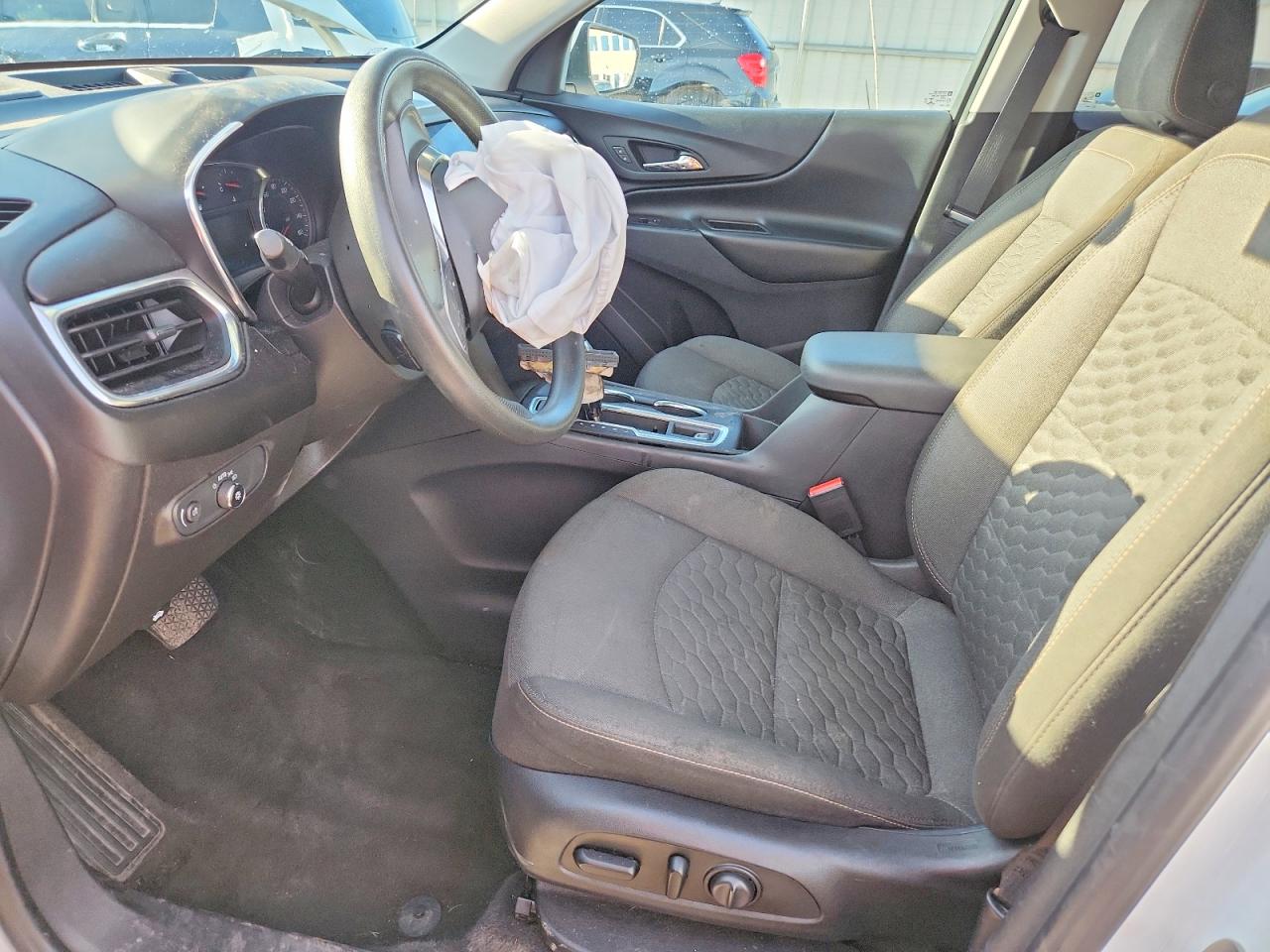 2020 CHEVROLET EQUINOX LT photo 7