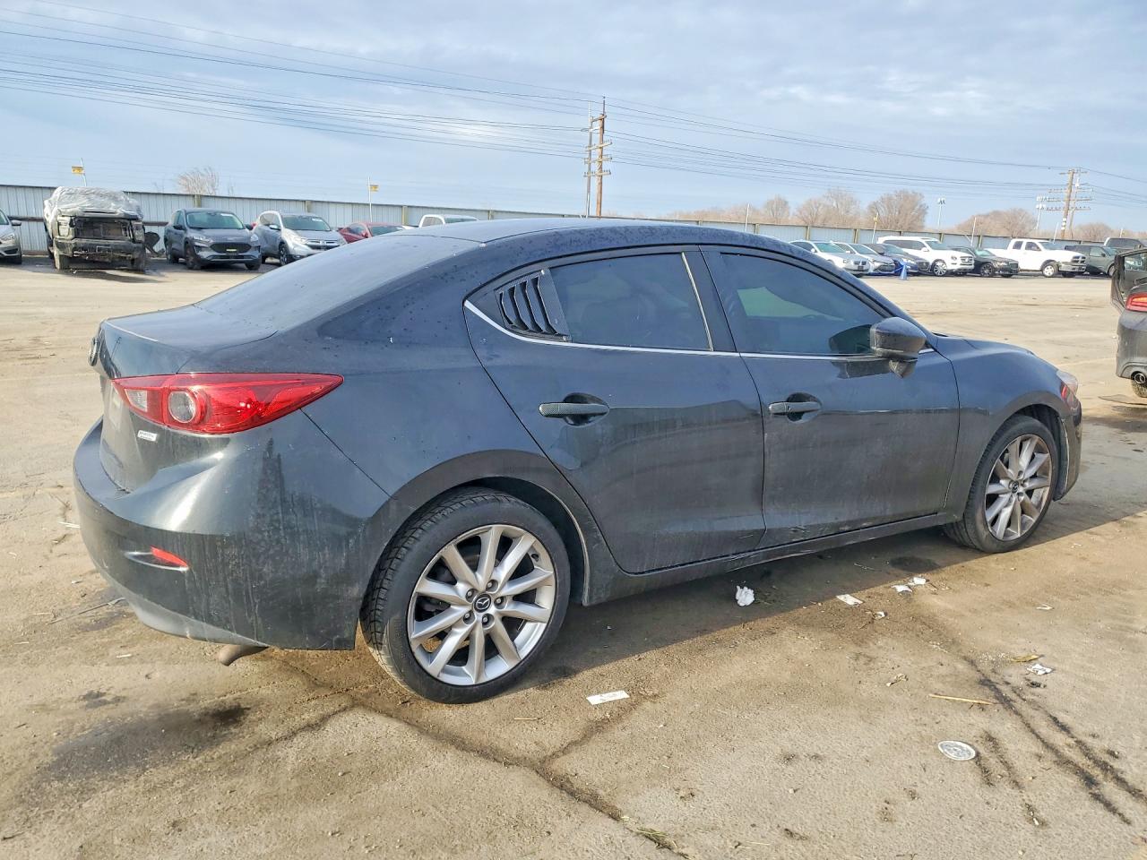 2017 MAZDA 3 photo 3