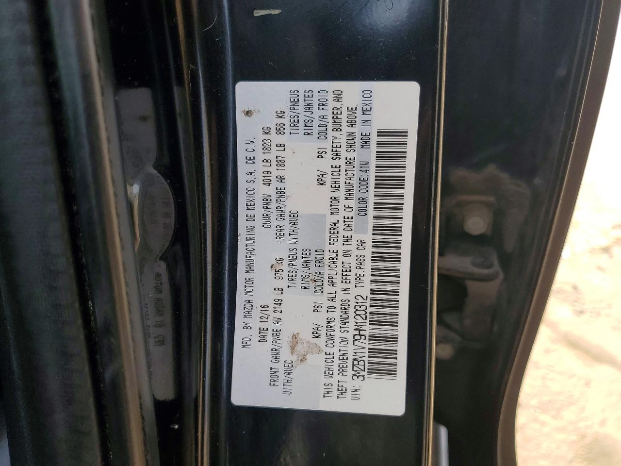 2017 MAZDA 3 photo 12