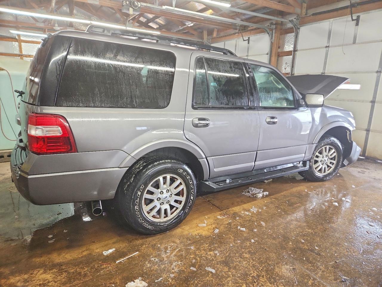 2011 FORD EXPEDITION XLT photo 5