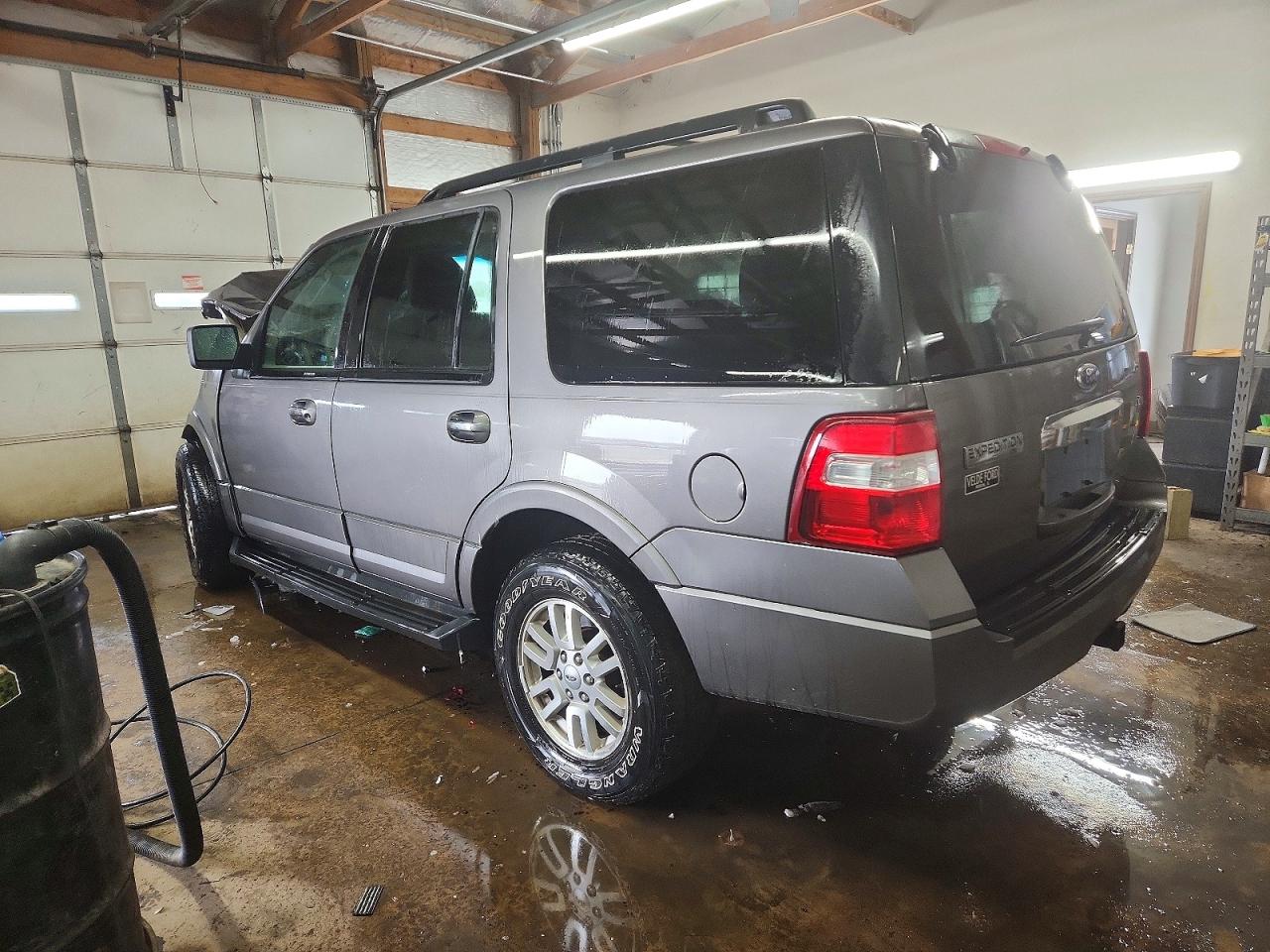 2011 FORD EXPEDITION XLT photo 3