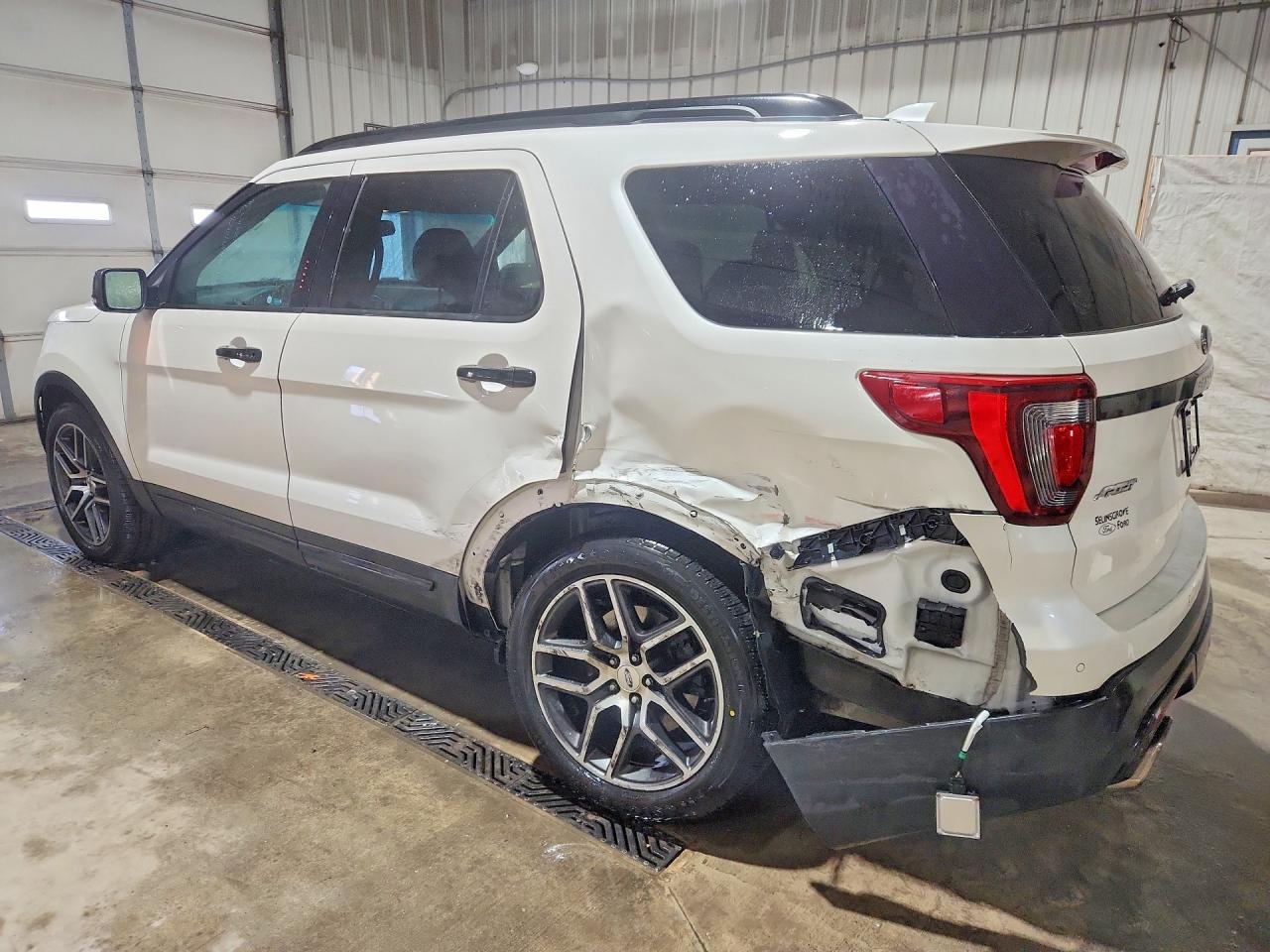 2016 FORD EXPLORER SPORT photo 2