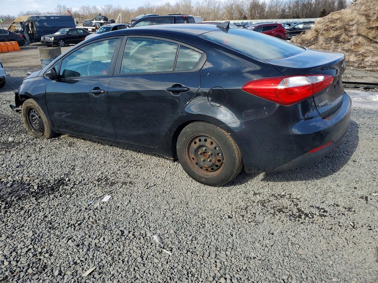 2015 KIA FORTE LX photo 2