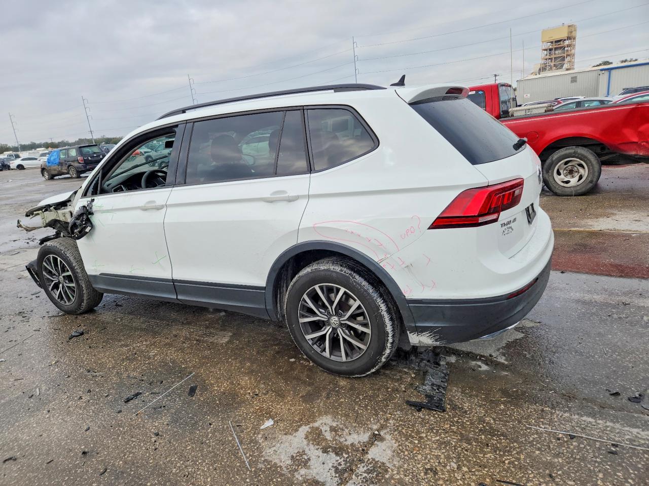 2021 VOLKSWAGEN TIGUAN S photo 3