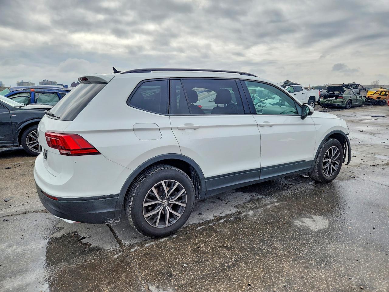 2021 VOLKSWAGEN TIGUAN S photo 5