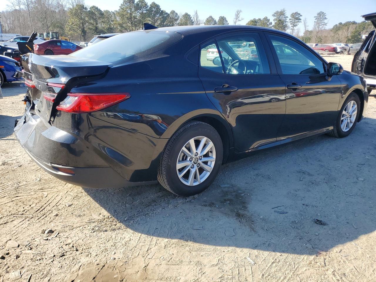 2025 TOYOTA CAMRY XSE photo 3