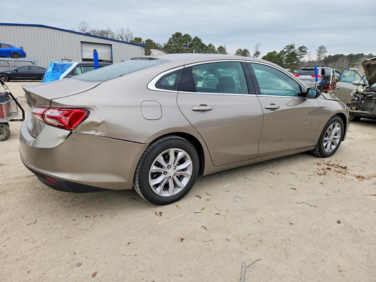 2022 CHEVROLET MALIBU LT photo 5