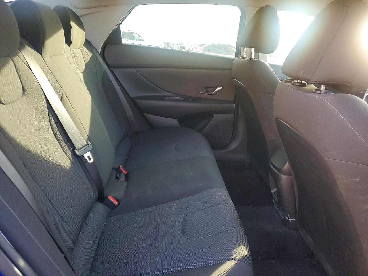 2025 HYUNDAI ELANTRA SE photo 19