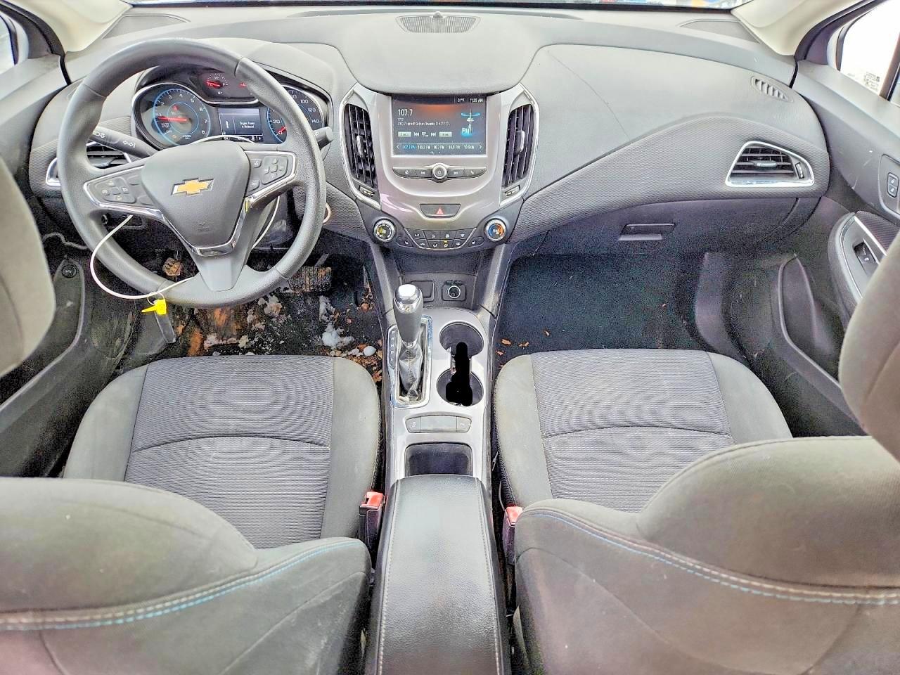 2017 CHEVROLET CRUZE LT photo 8