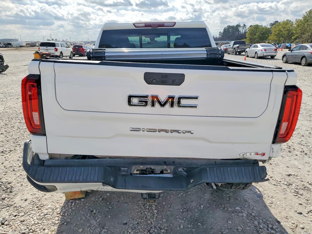 2021 GMC SIERRA K1500 AT4 photo 6