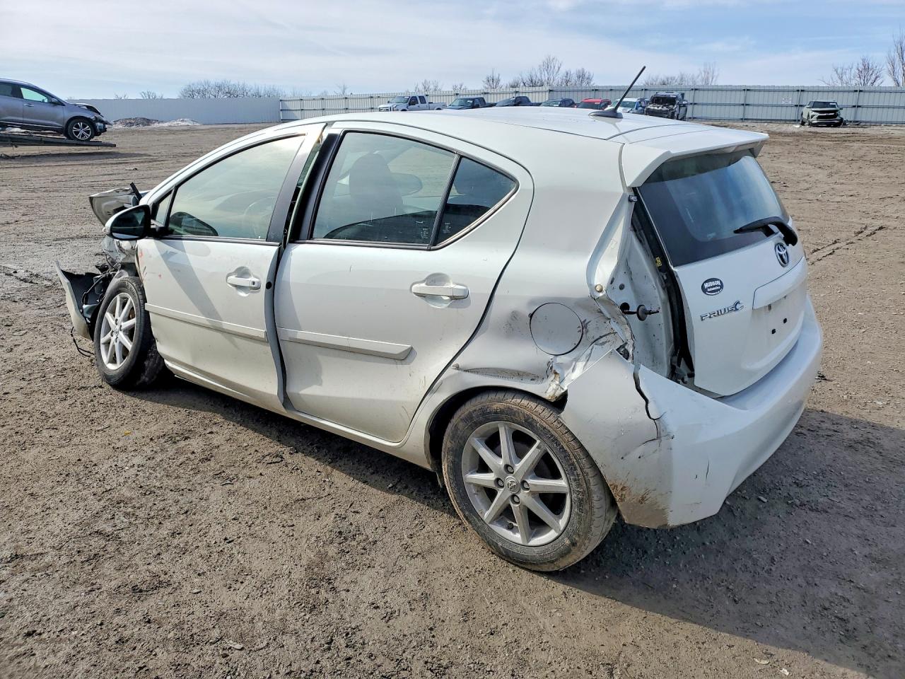 2013 TOYOTA PRIUS C photo 2